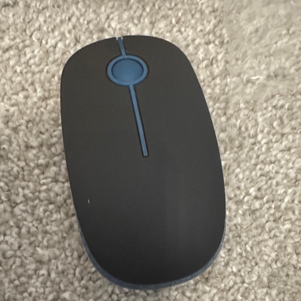 Black Wireless Mouse - Picture 4 of 6